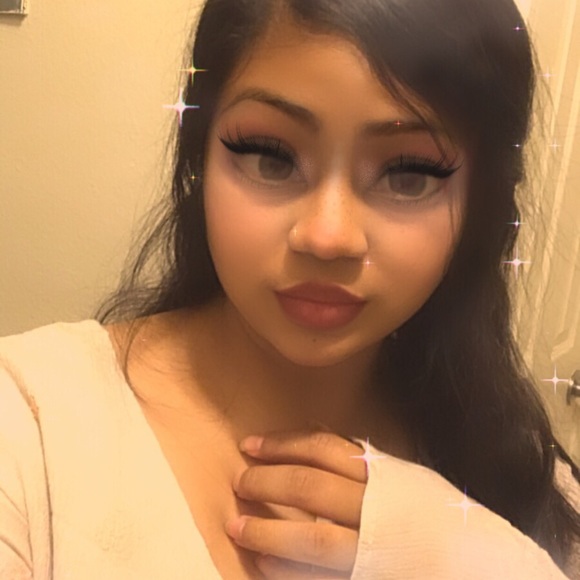 Meet your Posher, Anna 💕 - Picture 12 of 15